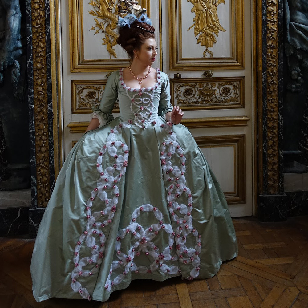 Evening Gown - Vestido de Gala Estilo Rococó Francês